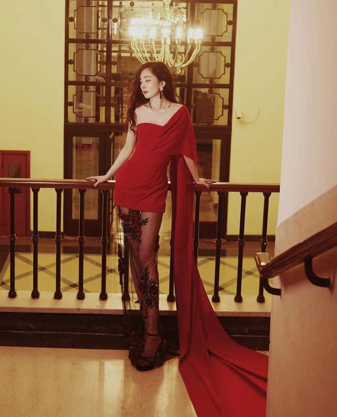 Dương Mịch mặc xấu bị đàn em lấn lướt trên thảm đỏ, style xuống dốc trong năm 2020-10