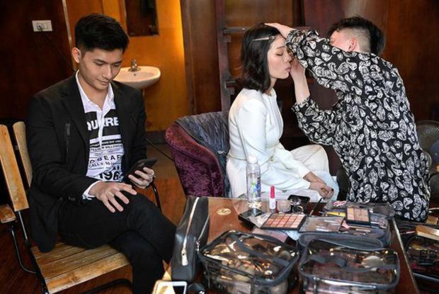 Lệ Quyên kỷ niệm ngày đặc biệt, qua soi ảnh Lâm Bảo Châu mới thấy rõ chi tiết ẩn ý 1 năm yêu?-5