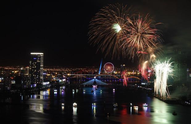 Đà Nẵng bắn pháo hoa đêm giao thừa Tết Nguyên đán Tân Sửu 2021 tại 3 điểm-1