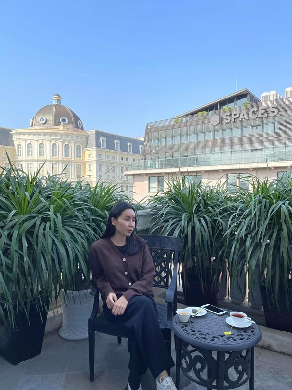 Lưu Hương Giang: "Hà Nội chiều cuối cùng của năm nắng đẹp cứ ngỡ đang ở trời Âu. Hà Nội lúc nào cũng gây thương nhớ".