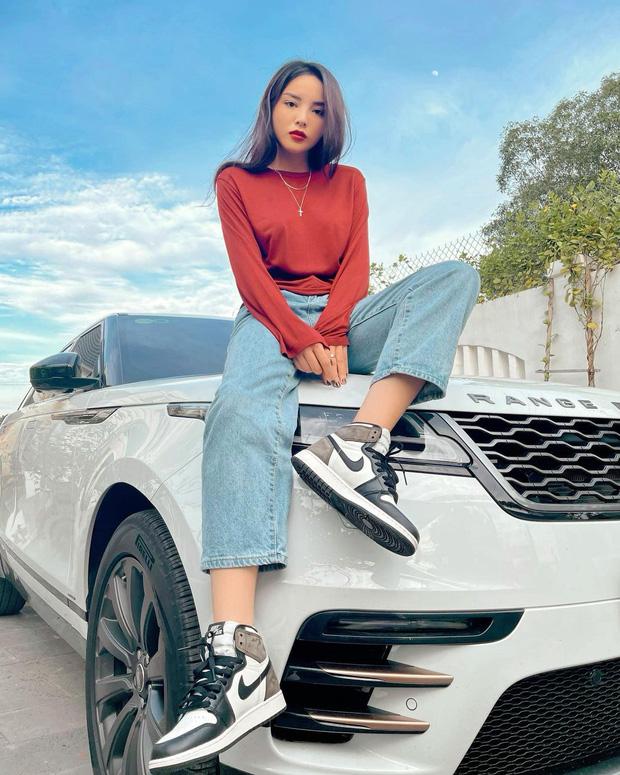 Style đầu năm 2021: Hà Tăng có liền 2 outfit đẹp xuất sắc - Lệ Quyên khoe lưng trần nuột nà-3