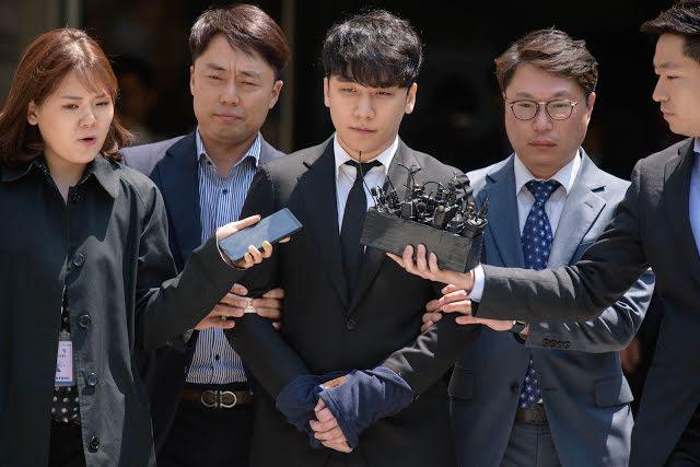 Nhìn lại 7 scandal nghiêm trọng nhất Kpop trong 20 năm qua-7