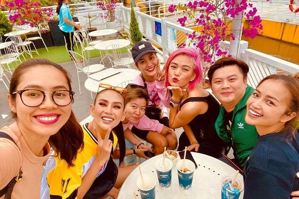 Trào lưu tóc nhuộm đối xứng hai màu của sao Hàn gây sốt giới trẻ-10