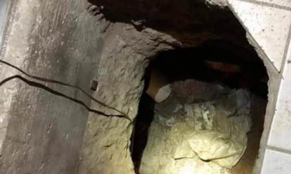 Có tâm như người đàn ông này, đào hẳn một đường hầm dài tới nhà nhân tình để dễ bề vụng trộm-2