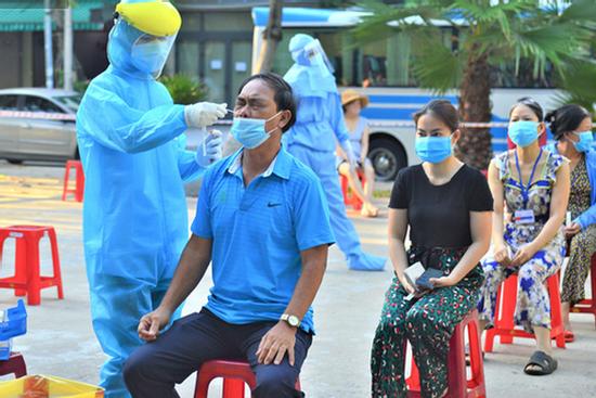 Thêm 9 người nhập cảnh nhiễm Covid-19, hơn 17.000 người phải cách ly y tế