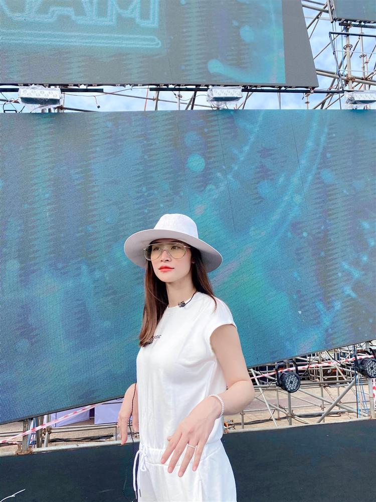 Con gái Đông Nhi gây chú ý khi xuất hiện trên màn hình facetime-1