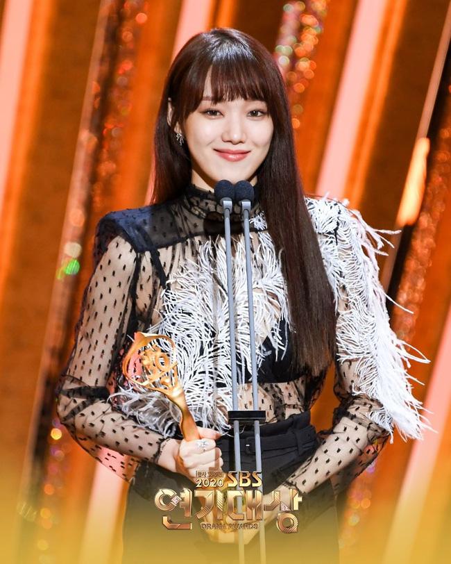 Cuộc chiến thượng lưu giành hàng loạt giải thưởng cuối năm, Lee Min Ho chiếm trọn spotlight-5