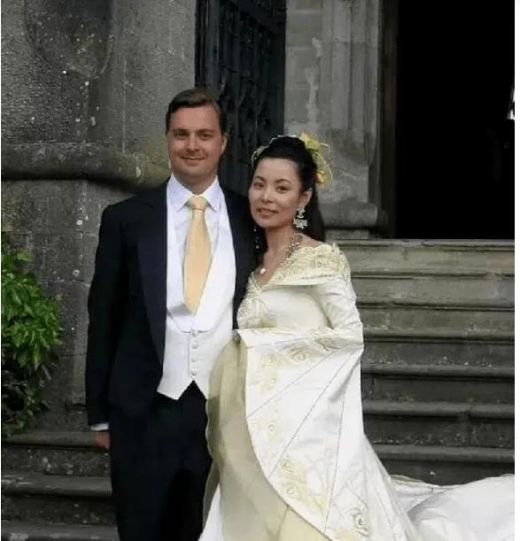 Nhận lời cầu hôn của chàng trai nghèo, ngày về ra mắt, cô gái ngã ngửa với thân phận thật sự của anh-6