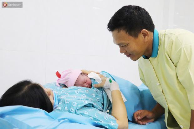 Chùm ảnh: Những thiên thần nhỏ chào đời trong thời khắc đầu tiên của năm mới 2021-11