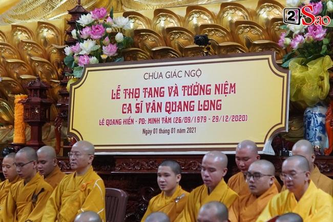 Tang lễ Vân Quang Long tại Việt Nam: Vợ ôm di ảnh, Việt Hương u buồn-1