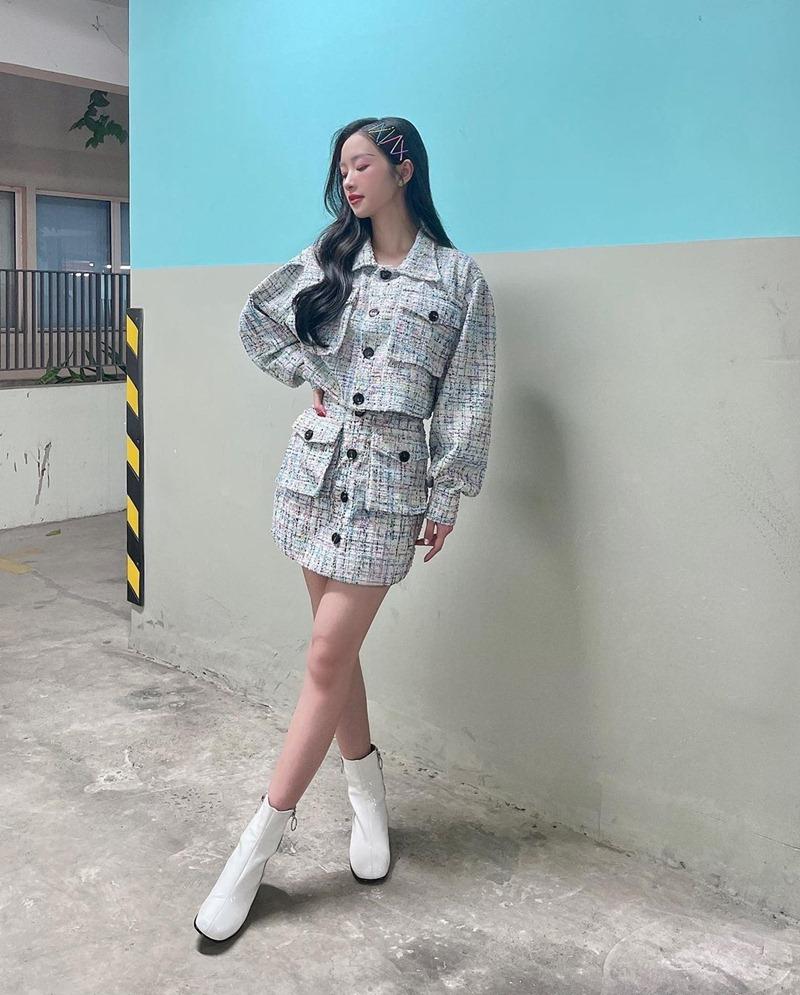 STREET STYLE: Đào Bá Lộc đi boots cao gót - Linh Ka xách túi trăm triệu xuống phố-7