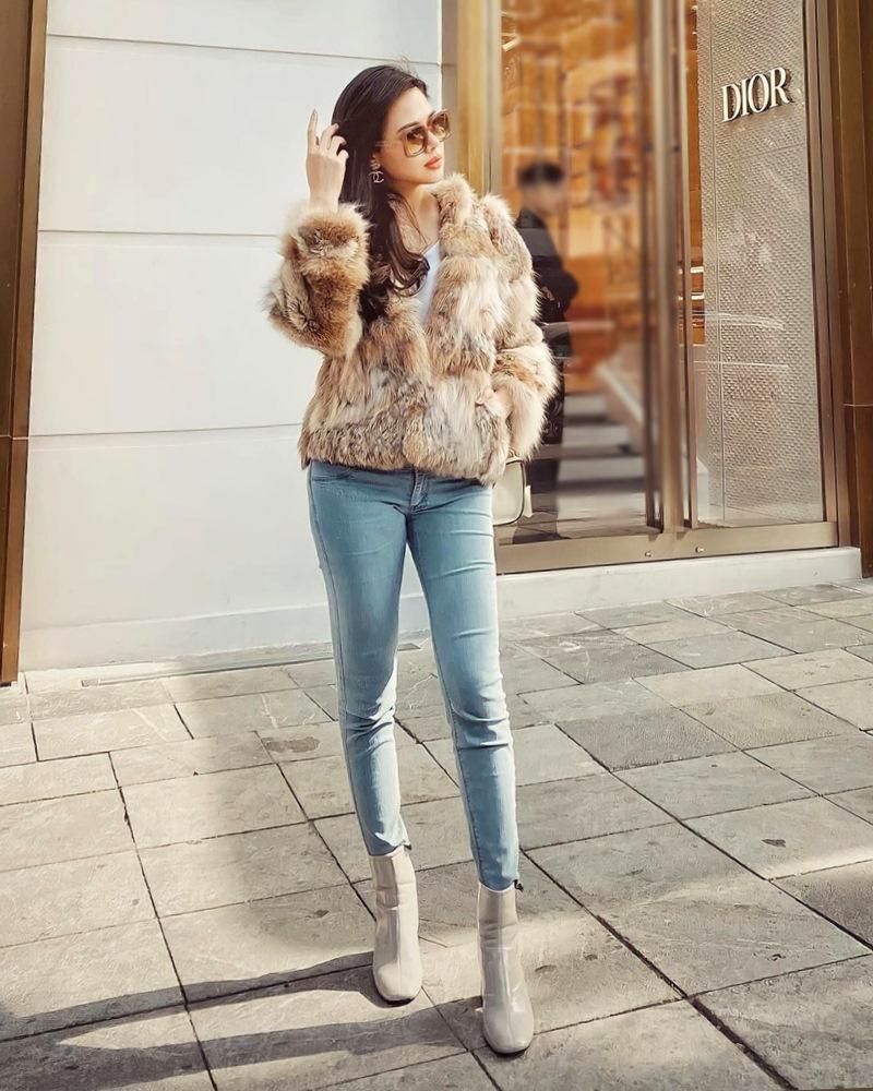 Style đầu năm 2021: Hà Tăng có liền 2 outfit đẹp xuất sắc - Lệ Quyên khoe lưng trần nuột nà-10