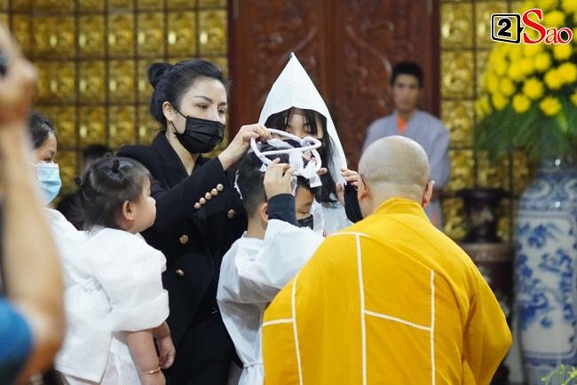 Xót xa cảnh vợ cũ - vợ mới cùng 3 con chịu tang Vân Quang Long-3