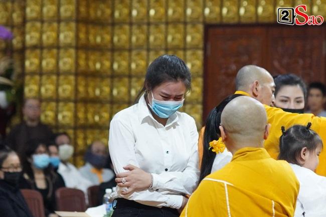 Xót xa cảnh vợ cũ - vợ mới cùng 3 con chịu tang Vân Quang Long-5