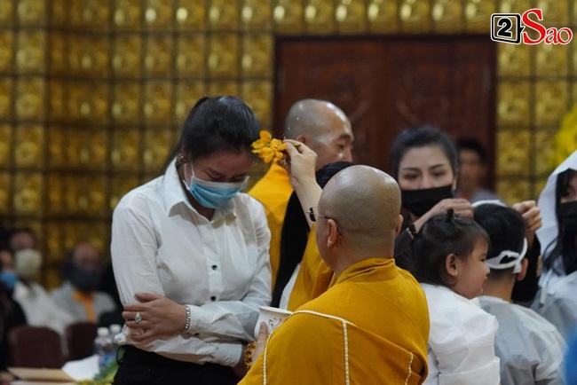 Xót xa cảnh vợ cũ - vợ mới cùng 3 con chịu tang Vân Quang Long-7