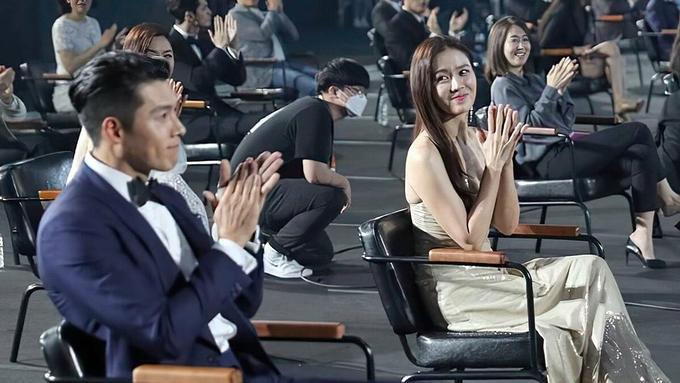 Xem bói tương lai của Son Ye Jin - Hyun Bin: Giờ chỉ còn chờ đám cưới?-11