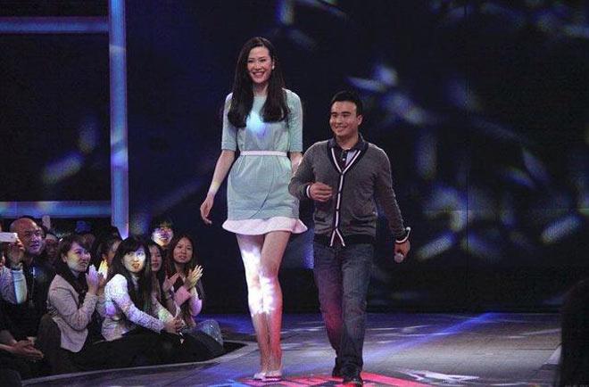 Xôn xao nữ thần 1m95 đẹp như hoa hậu vẫn ế vì đòi yêu khổng lồ-3