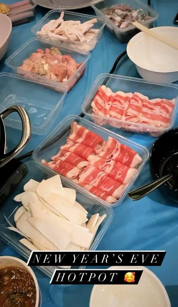 Combo đón giao thừa đúng kiểu ở nhà bình yên của Tóc Tiên: hội đi countdown mất xác hôm qua tham khảo nè!-3