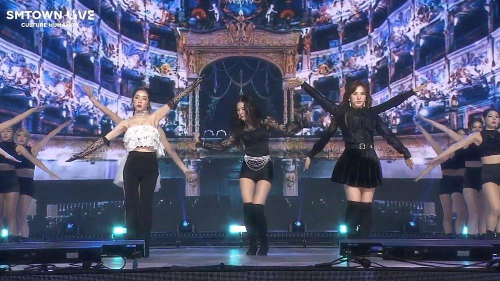 Red Velvet chính thức tái xuất với đội hình 5 thành viên, fan khóc nấc vì quá hạnh phúc-2