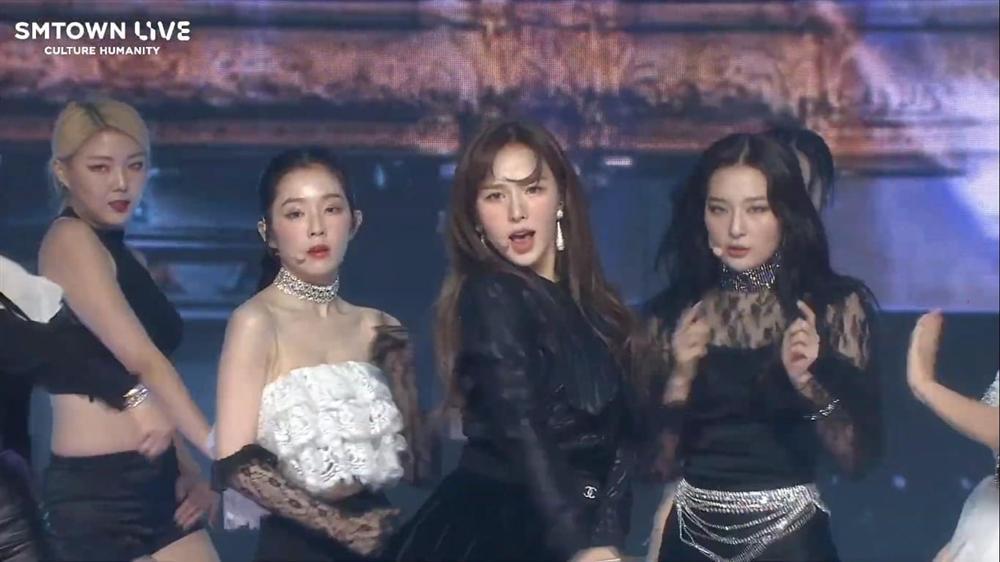 Red Velvet chính thức tái xuất với đội hình 5 thành viên, fan khóc nấc vì quá hạnh phúc-4