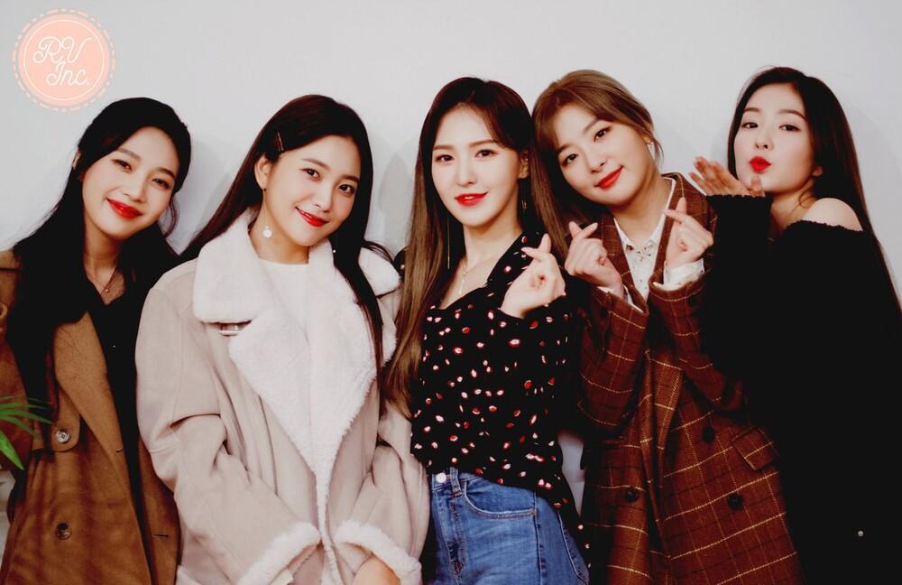 Red Velvet chính thức tái xuất với đội hình 5 thành viên, fan khóc nấc vì quá hạnh phúc-6