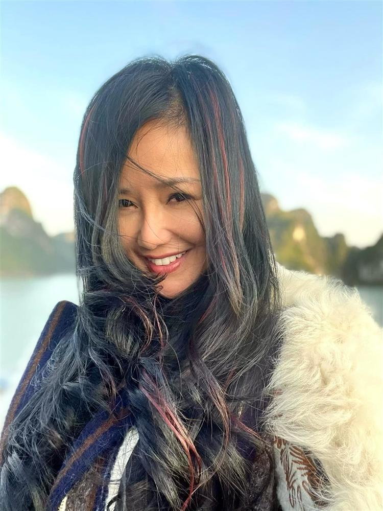 Diva Hồng Nhung đăng ảnh bạn trai ngoại quốc vui vẻ bên hai con-5