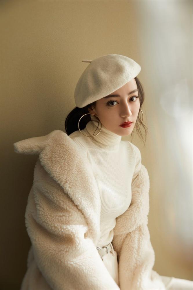 Địch Lệ Nhiệt Ba bất ngờ leo thẳng top hotsearch vì phát ngôn cực tự tin về nhan sắc thật-5