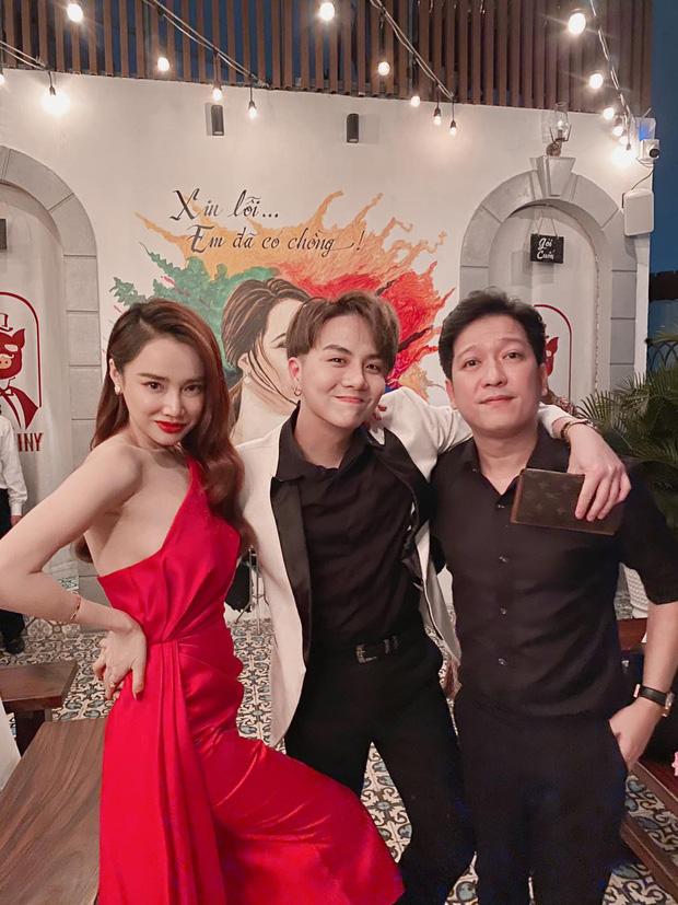 Cả dàn sao đình đám tụ họp đầu năm, Nhã Phương mặc kệ chồng xõa một mình một kiểu cực bá đạo-2