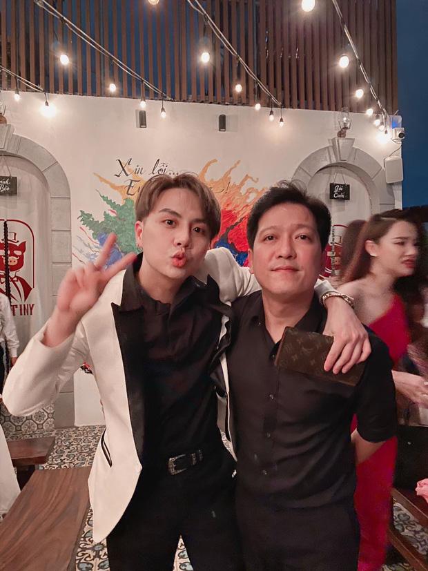 Cả dàn sao đình đám tụ họp đầu năm, Nhã Phương mặc kệ chồng xõa một mình một kiểu cực bá đạo-3