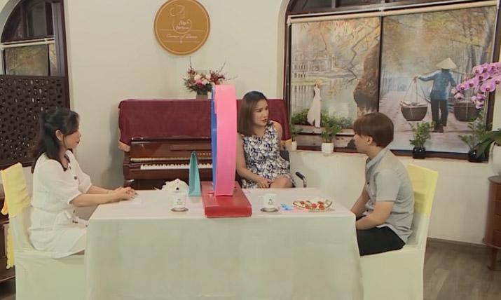 Đội tóc giả đi hẹn hò, anh chàng lột tóc khiến ai cũng bất ngờ-2