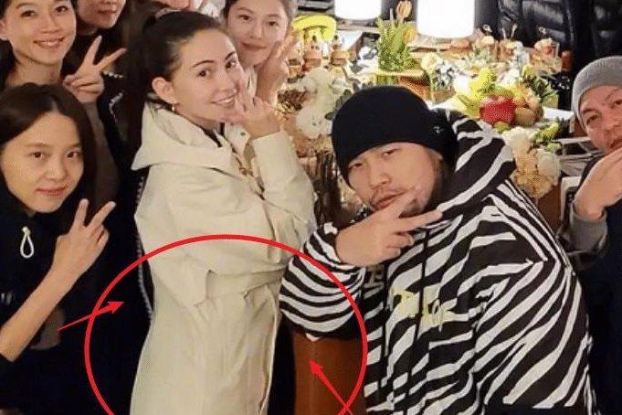 Con gái Châu Kiệt Luân gây sốt khi check-in siêu xe 70 tỷ-8