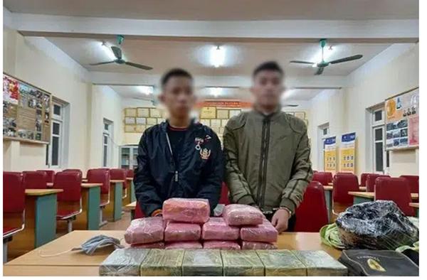 Nghệ An: 2 học sinh bị bắt giữ khi đang vận chuyển số lượng ma túy khủng-1
