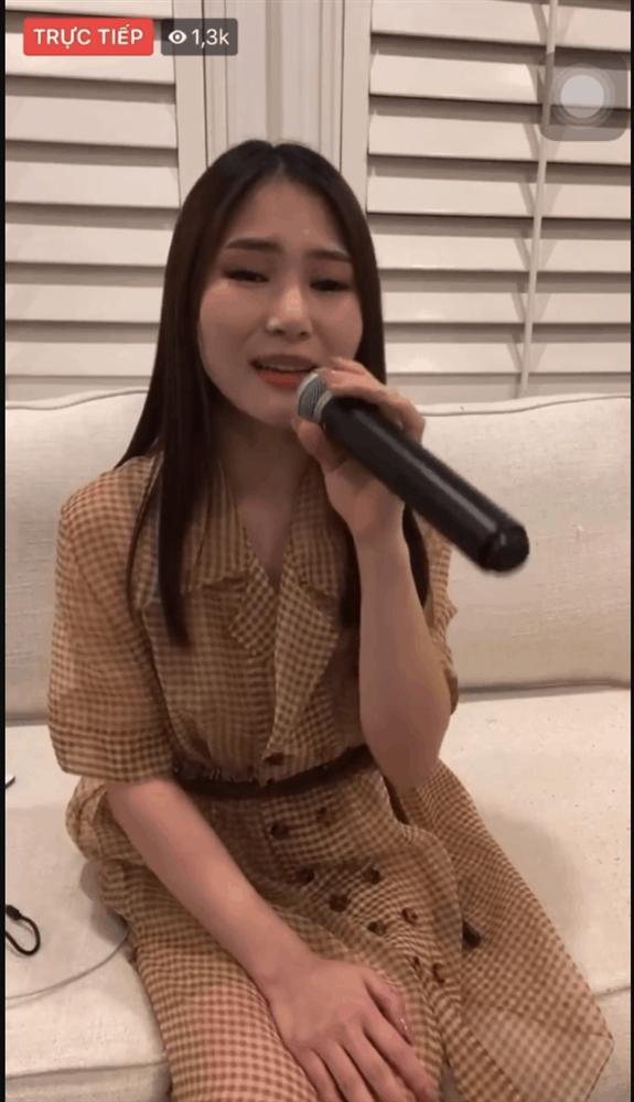Hương Tràm hát live cực mượt ca khúc mới, dân mạng lại tiếp tục gọi tên Chi Pu-1