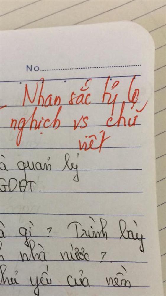 Chấm thi gặp trò chữ xấu như gà bới, cô giáo thốt một câu làm ai cũng bật cười-2