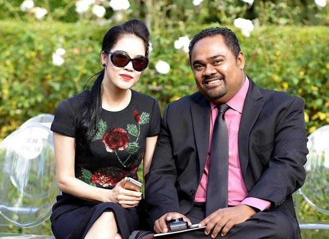 Hoa hậu Thu Hoài đăng đàn bức xúc vì chồng Thu Phương chụp ảnh thi thể ca sĩ Vân Quang Long ở đám tang tại Mỹ-2