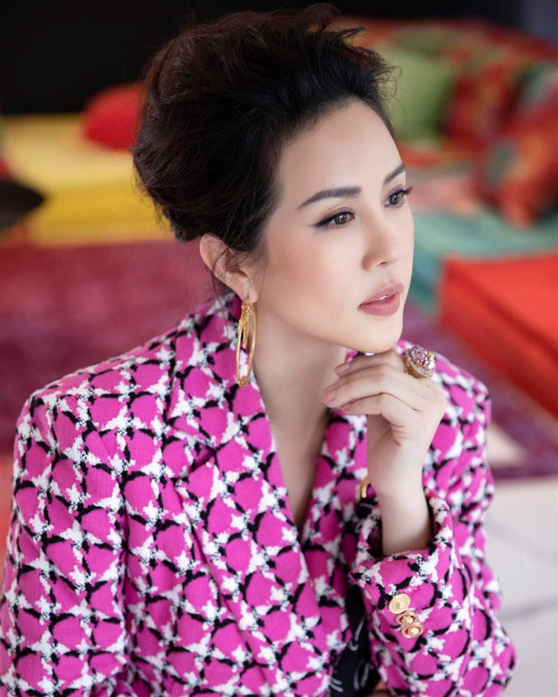 Hoa hậu Thu Hoài đăng đàn bức xúc vì chồng Thu Phương chụp ảnh thi thể ca sĩ Vân Quang Long ở đám tang tại Mỹ-3