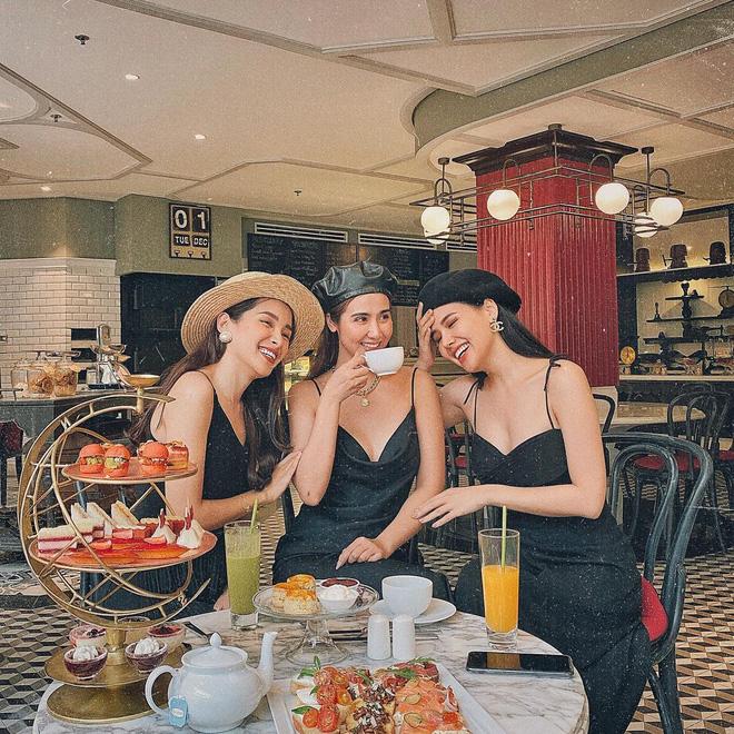 Hội quý cô 30 tuổi tụ họp đầu năm mới, toàn phu nhân tổng tài bảo sao đẹp thế-3