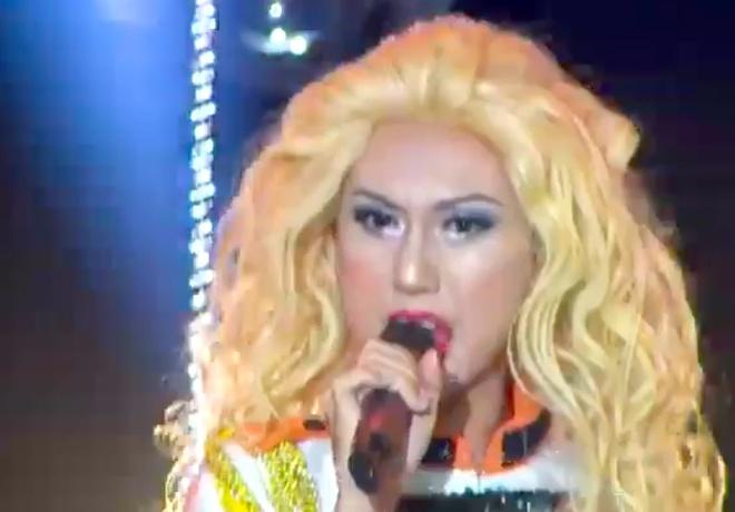 Những màn hóa thân thảm họa ở Gương mặt thân quen-7