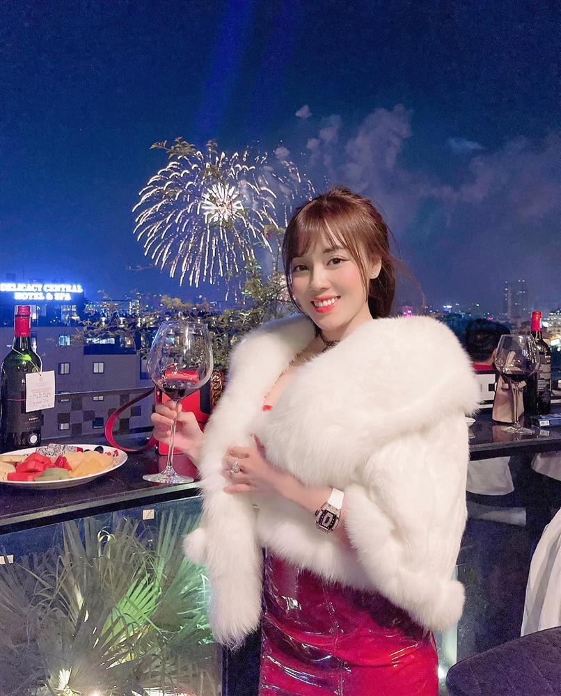 Âu Hà My khoe ảnh đi tân trang nhan sắc sau gần 5 tháng chia tay Trọng Hưng-7