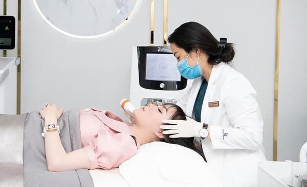 Âu Hà My khoe ảnh đi tân trang nhan sắc sau gần 5 tháng chia tay Trọng Hưng-4