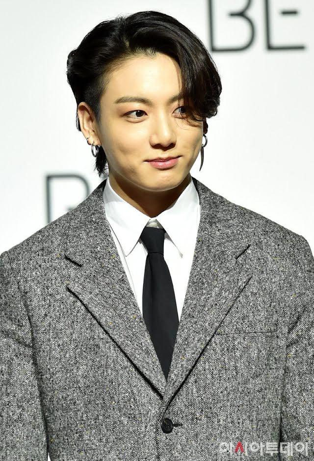 Jungkook show đẳng cấp black card, bên ngoài đẹp trai bên trong nhiều tiền-4