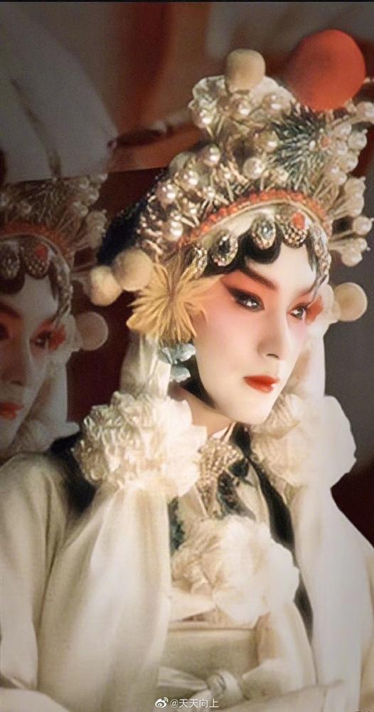 Ảnh hiếm chưa từng tiết lộ của Trương Quốc Vinh khiến fans ngậm ngùi xúc động-1