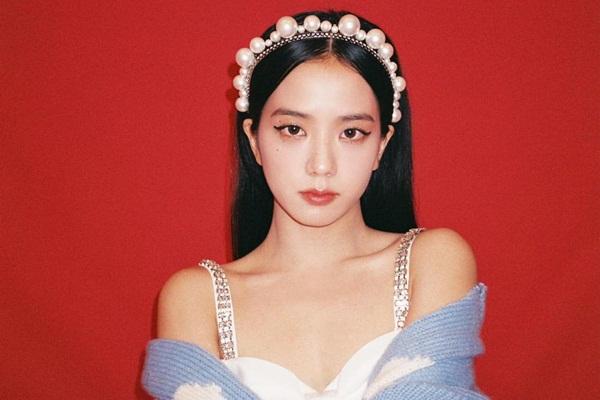 Jisoo sang chảnh hóa đồ bình dân, lấn át cả Park Min Young khi đụng hàng-8