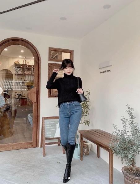 ‘Học lỏm’ chiêu mix đồ với boots cao cổ từ Ngọc Trinh, Hà Tăng-6