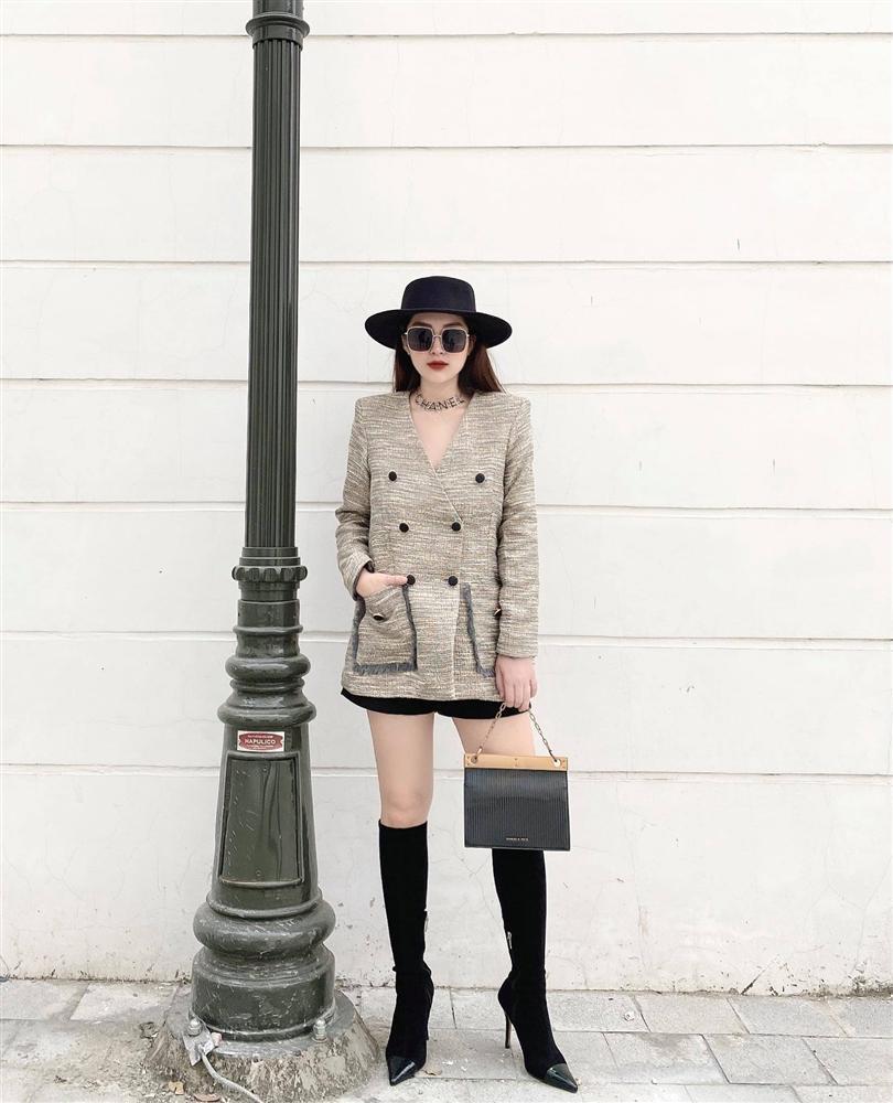 ‘Học lỏm’ chiêu mix đồ với boots cao cổ từ Ngọc Trinh, Hà Tăng-9