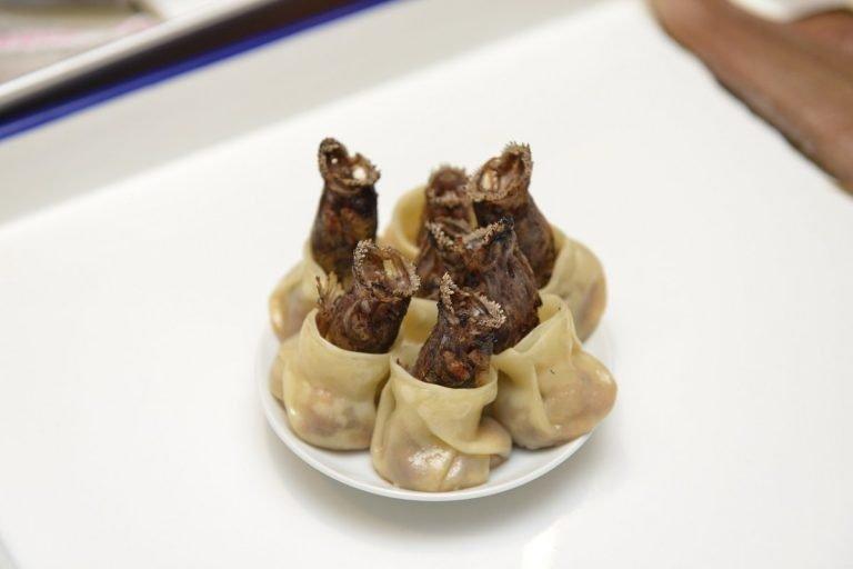 Món há cảo làm từ một loài cá ngoài hành tinh, trông cực kỳ đáng sợ-3