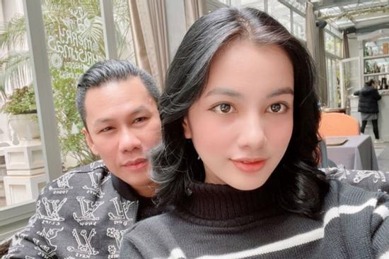 Chồng cũ Lệ Quyên đang hẹn hò người đẹp Hoa hậu Việt Nam