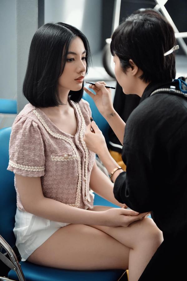 Tình mới kém 27 tuổi của chồng cũ Lệ Quyên: Dung mạo đẹp hơn cả Tiểu Vy-15