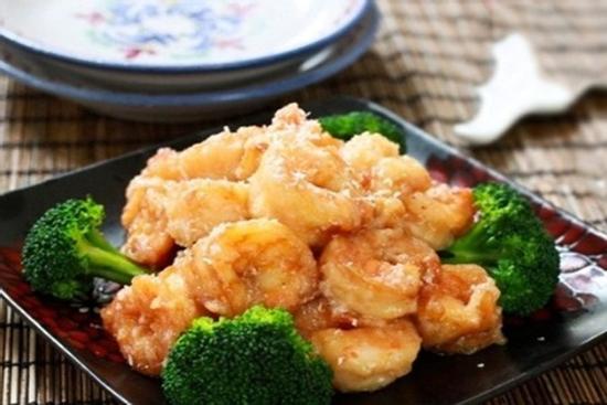 Cách chế biến tôm chiên nước cốt dừa béo ngậy