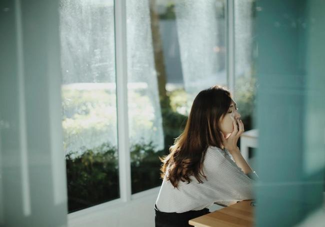 Đêm kỷ niệm 3 năm ngày cưới, chồng kinh hoàng khi vừa nhìn thấy chiếc váy ngủ trên người vợ-1